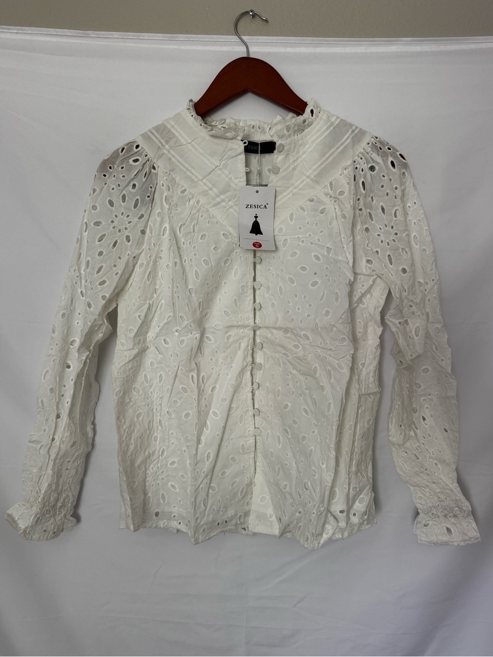 ZESICA White Eyelet Blouse Puff Sleeve Ruffle Collar Small NWT